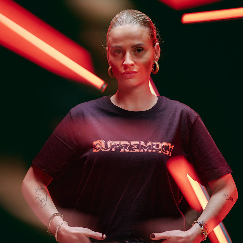 003. Supremacy Classics black/red T-shirt